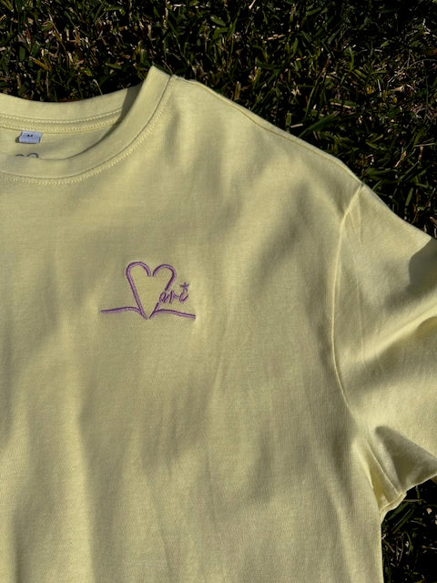 Tee shirt unisexe jaune brodé mauve