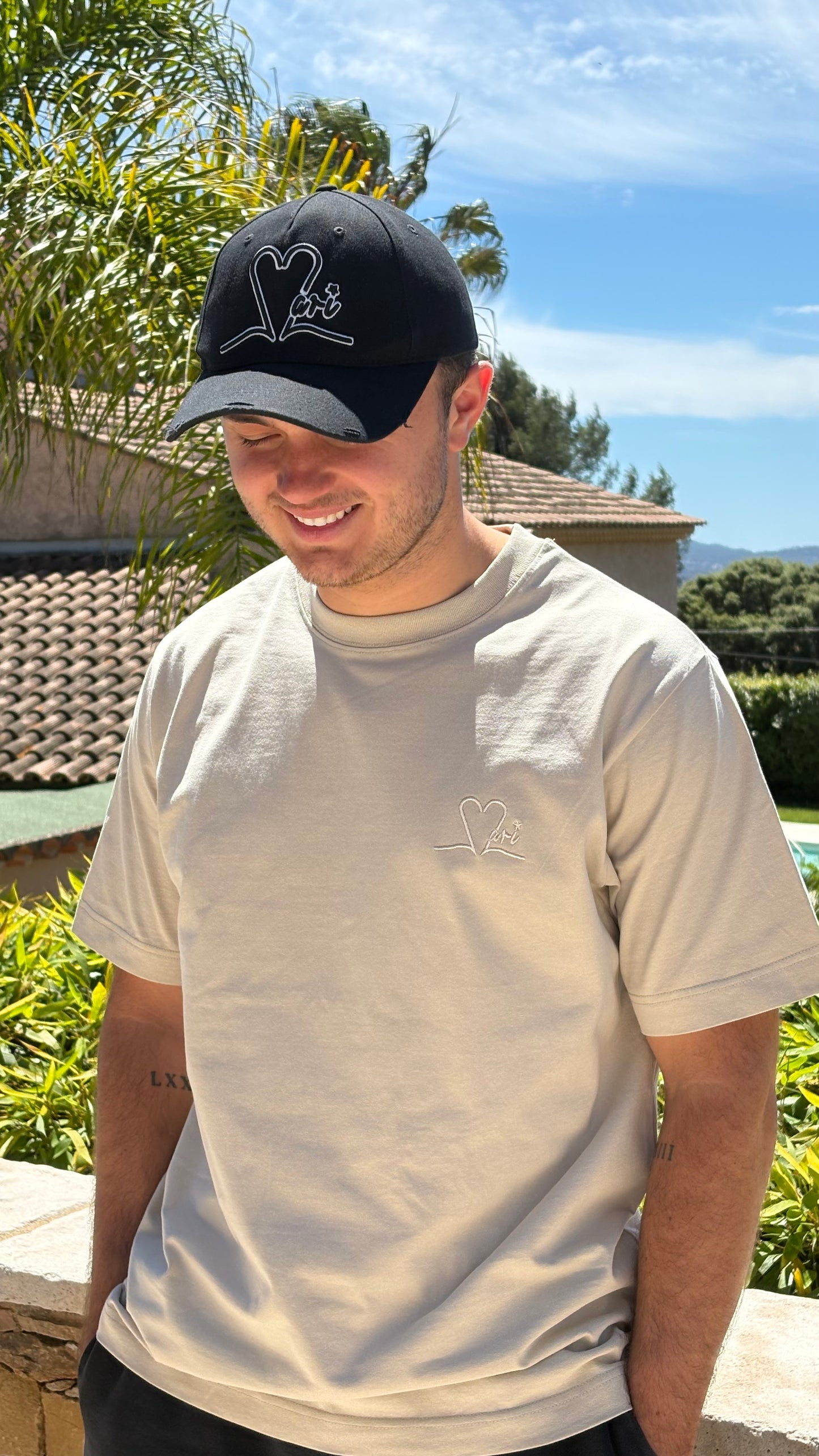 Tee shirt signature beige brodé ton sur ton