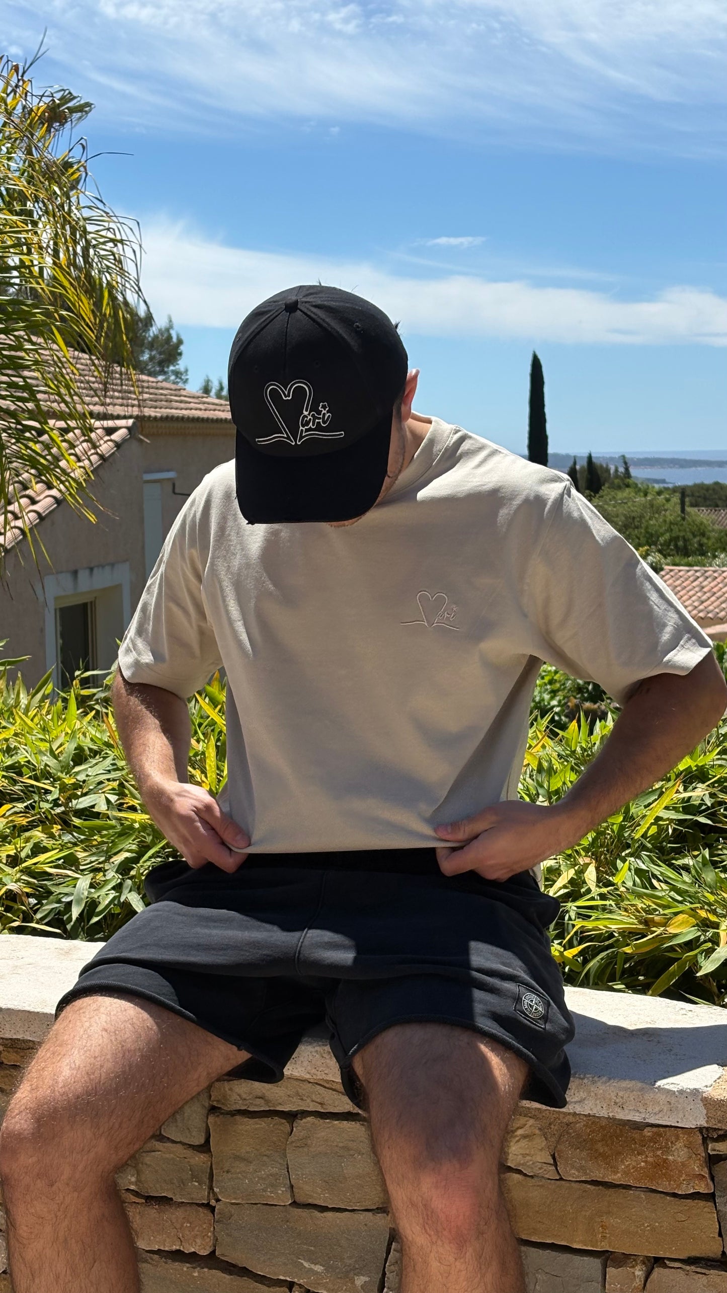 Tee shirt signature beige brodé ton sur ton